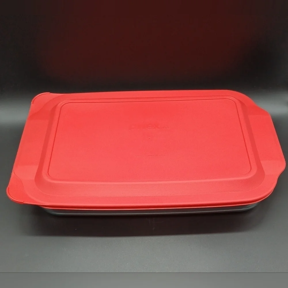 Pyrex Basics 4.8 QT Glass Baking Dish with Plastic Lid Casserole Dish​​​ - Picture 2 of 12